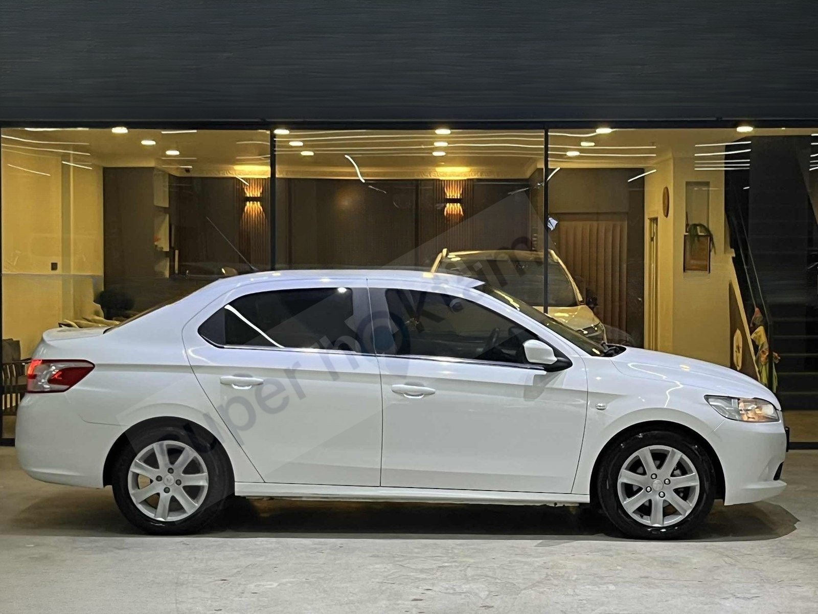 2016 301 SADECE 117KM 1.6 HDI ALLURE İÇ BEYAZ OPSİYON