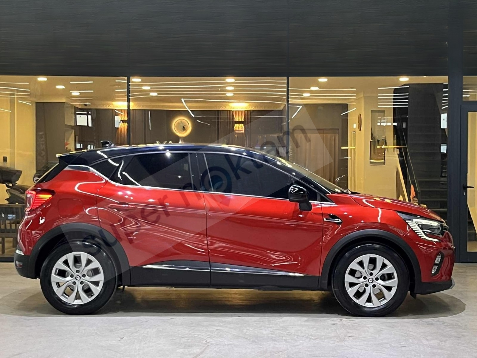 2022 CAPTUR 1.3 TCe ICON HYBRID EDC BOYASIZ 22BİN KM